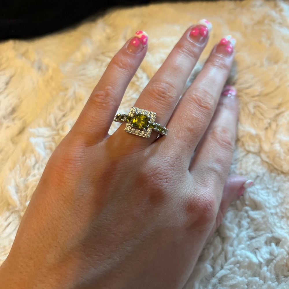 Green moissanite wedding ring size 8